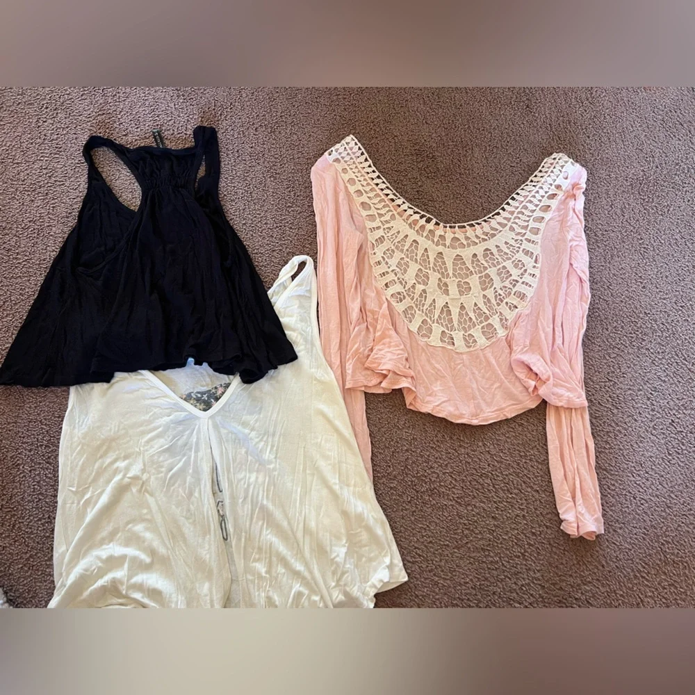 Tops - Picture 2 of 2